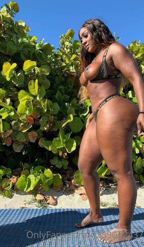 Chanya The Body onlyfans nudes