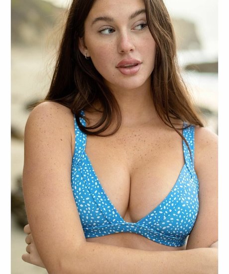 Sarah Waddles Profile pic