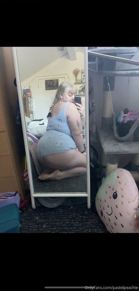 pastelpeachie onlyfans post