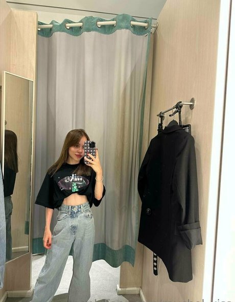 raychel kiss nude leaked onlyfans