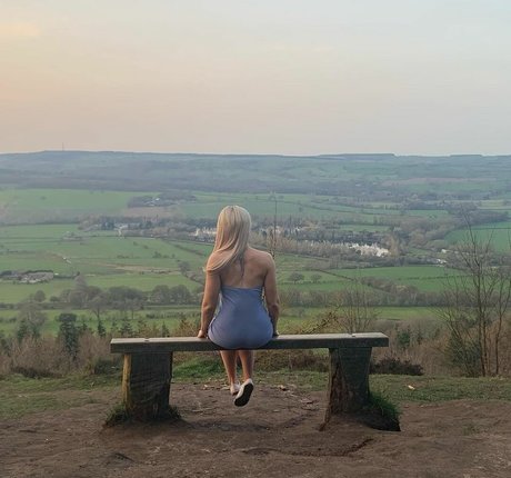 Emma Louise Jones onlyfans leak