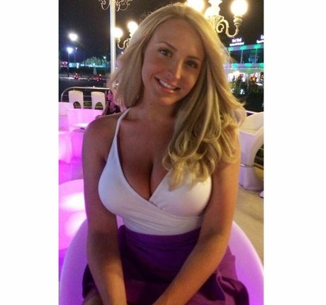 Emma Louise Jones onlyfans leak