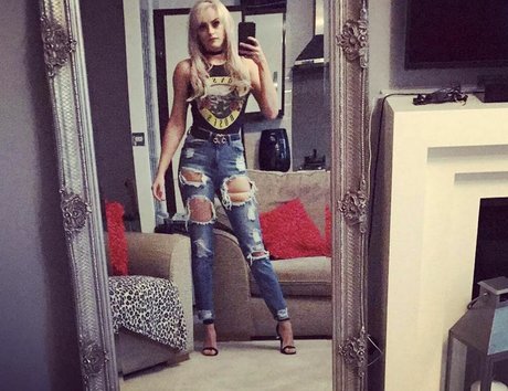 Katie McGlynn nude onlyfans