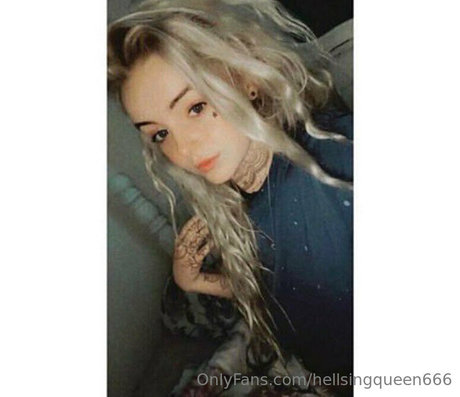 hellsingqueen666 onlyfans strip tease