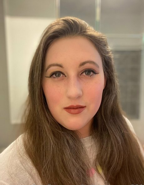 hellsingqueen666 onlyfans leaks.