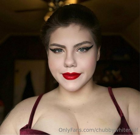 chubbywhitemilf only fans pic