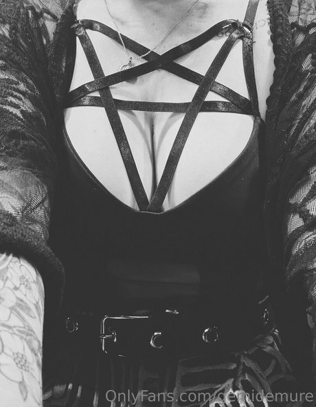 gemidemure onlyfans striptease