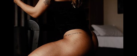 Julia Chitarra onlyfans nude content