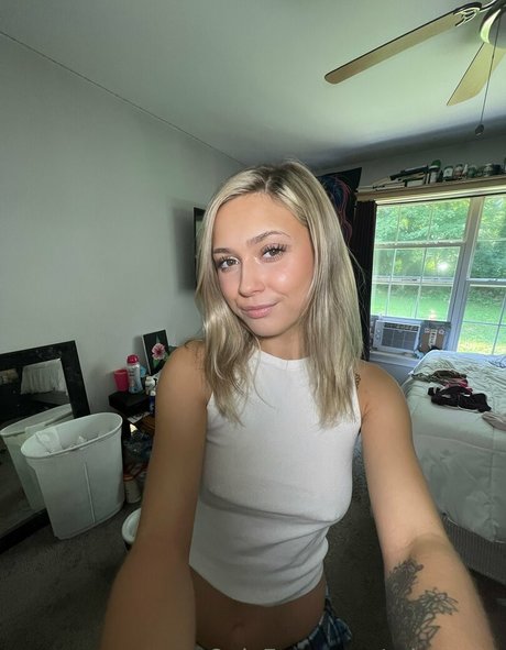 ariagypsy nude on onlyfans