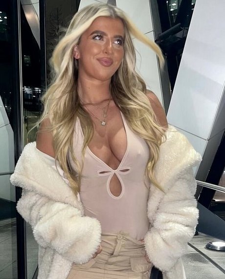 Izzy Taffs naked onlyfans