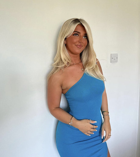 Izzy Taffs onlyfans photos