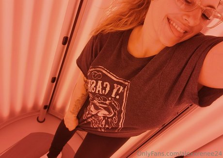 alexxrenee24 onlyfans nude photos