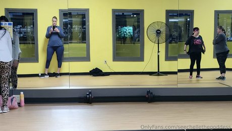 seechellethegoddess naked on onlyfans