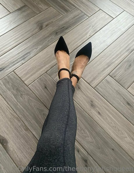 kikiluxxxe naked onlyfans leak