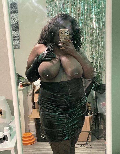 Strifequeeneris onlyfans naked