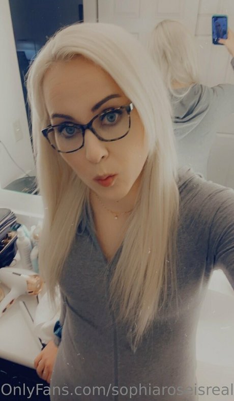 sophiaroseisreal only fans naked