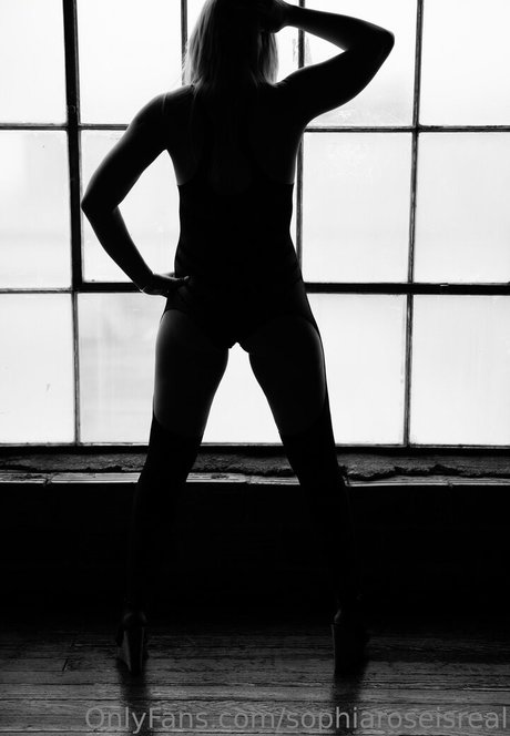 sophiaroseisreal strip onlyfans