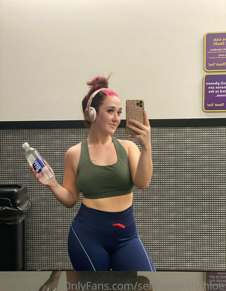 selfcarewithchloe onlyfans tits