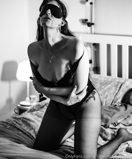 rosiefinchgirl onlyfans explicit content