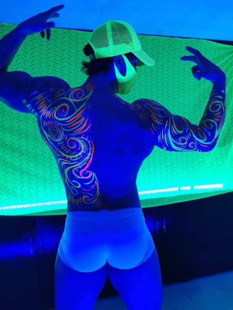 ANDRE STRIPER onlyfans posts