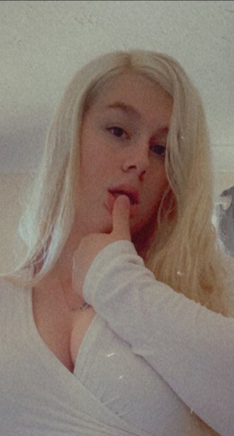 Astrid rose nude only fans leaks