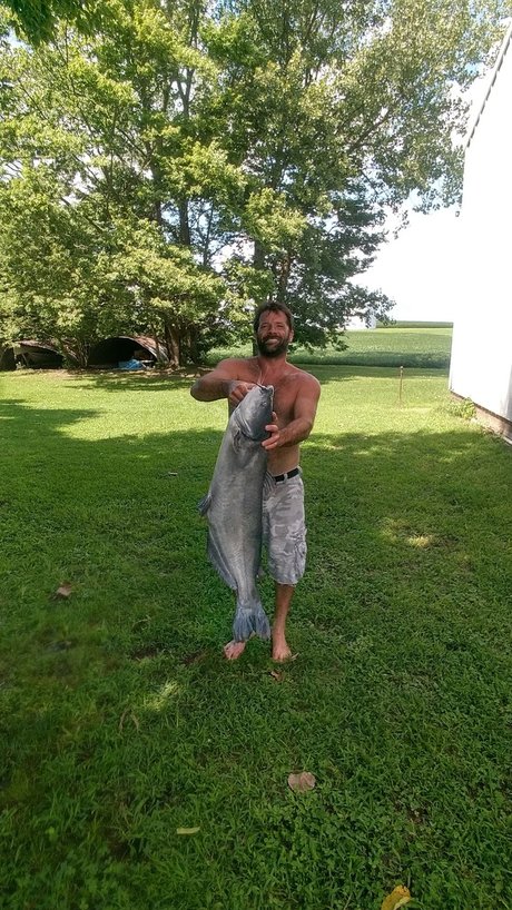 Big Mo onlyfans striptease