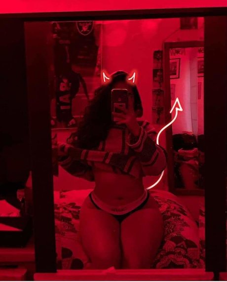 Bela Alvarado onlyfans strip