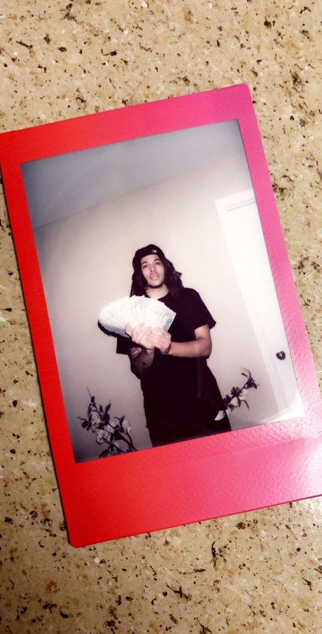 BENJI FLEX onlyfans boobs