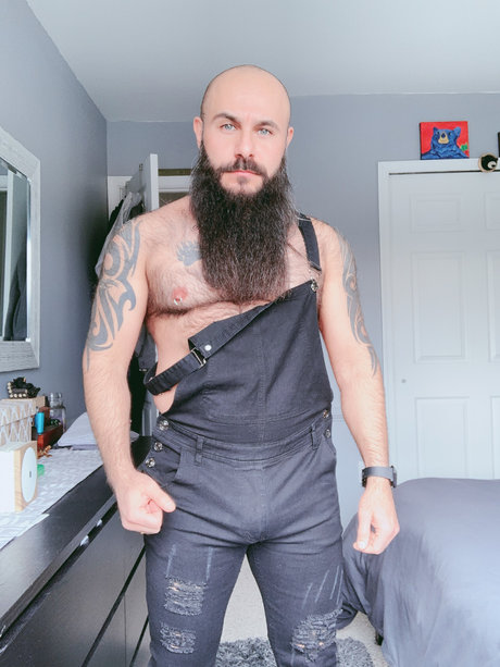 The Bearded Bear Man onlyfans leakd