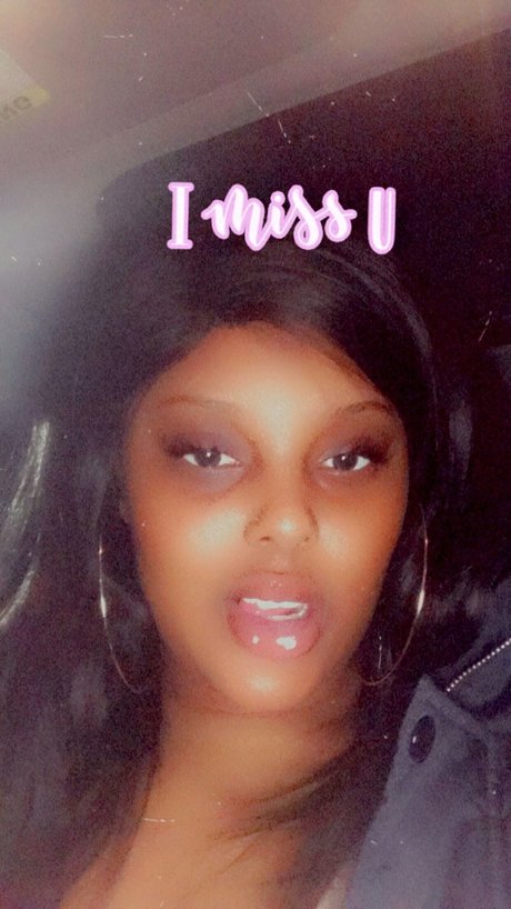 MI CASA SU CASA onlyfans explicit content