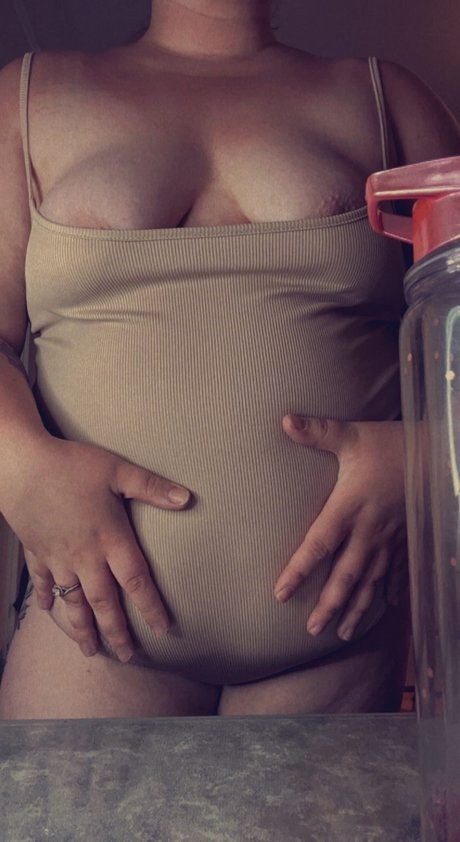 Bellyphoto110xo_ leaked onlyfans pictures