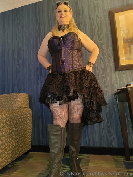 BBWBunny onlyfans strip tease