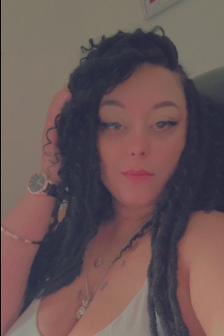 Milan T onlyfans striptease