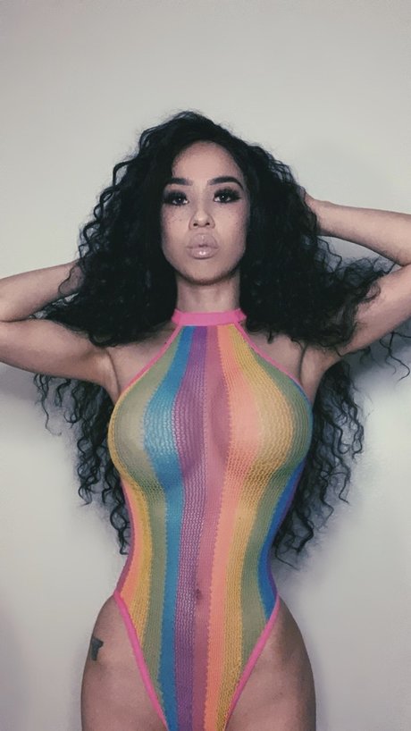 Mila Jade onlyfans sex tape