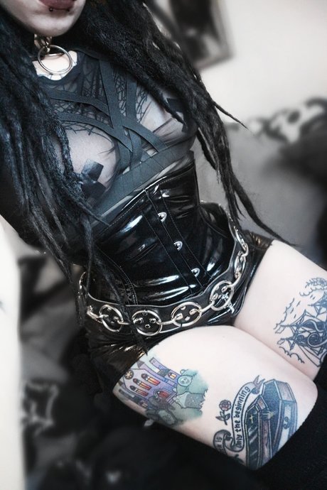 Chaos Pixie nude onlyfans