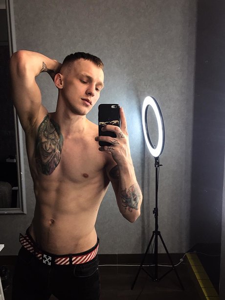 Kevin Boyle onlyfans tits