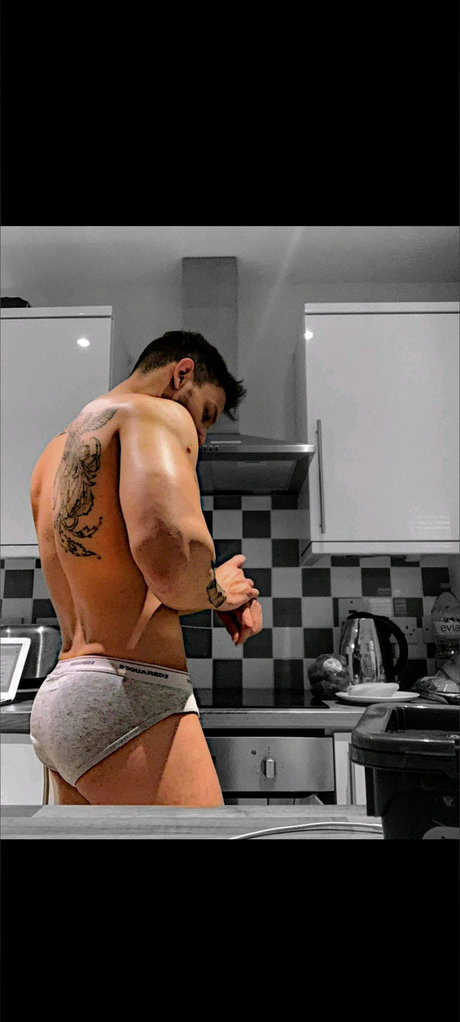 Andrade30uk onlyfans strip tease