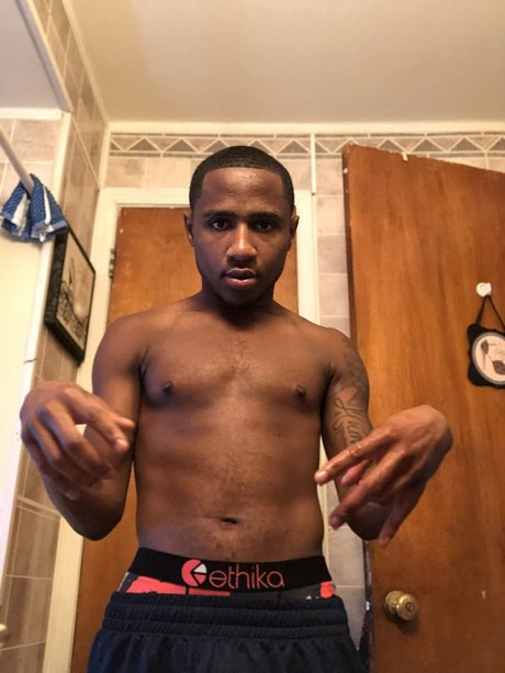MackGigolo onlyfans naked leaked