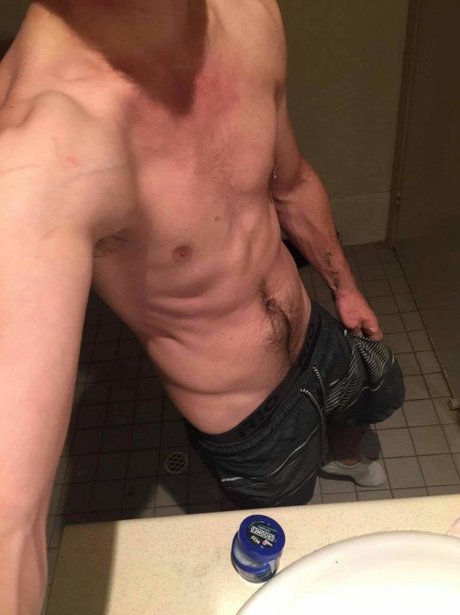 HUNG 8 onlyfans nude pictures