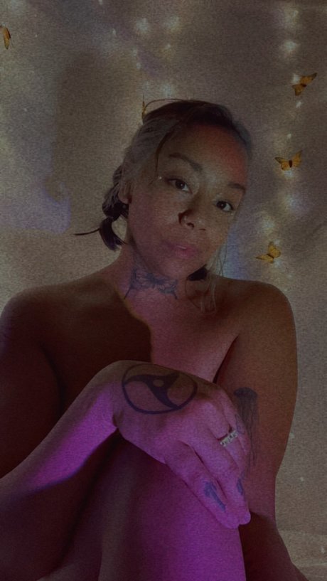 Barefoot Brunette naked onlyfans leaks