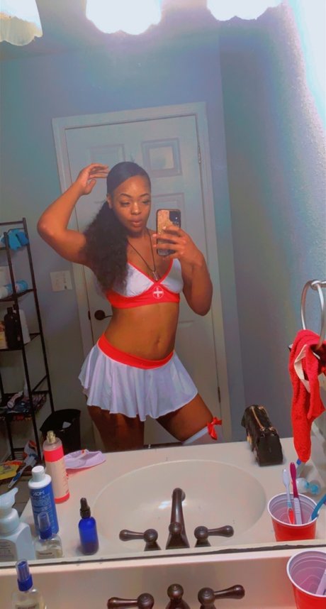 Charlotte Watson onlyfans post