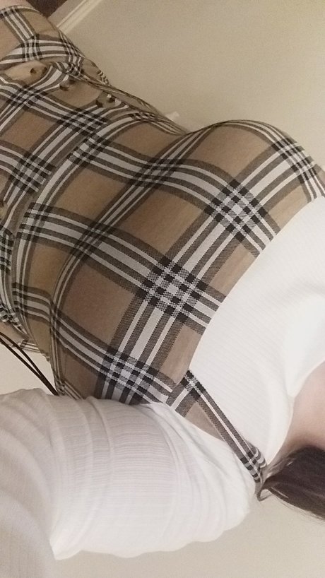 Bee 18 ONLY_ onlyfans leaked