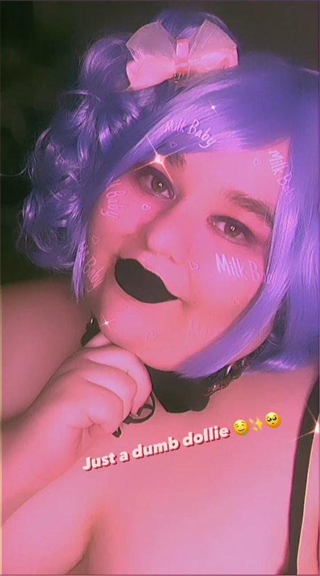Mimi Dollie strip onlyfans