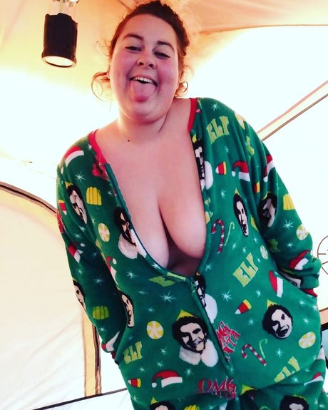 Millennia is on onlyfans