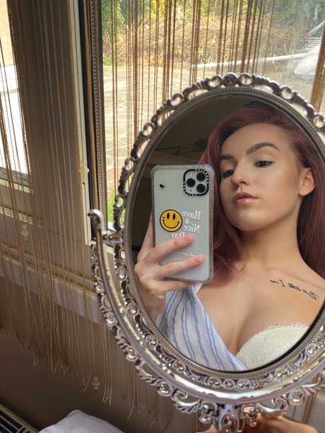 Eve M 2 0 onlyfans nude pictures