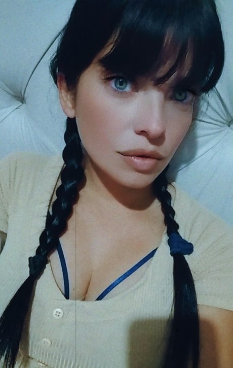 Carli_ onlyfans model