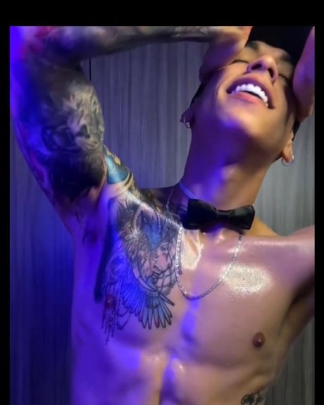 Cesar Martinez95_ onlyfans pics