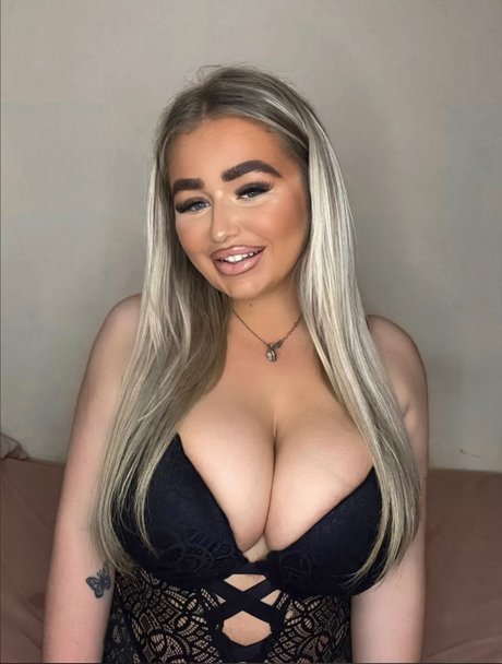 Shannon Lee_ onlyfans picture