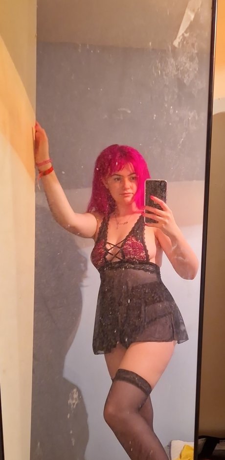 Skye Clulee feet onlyfans