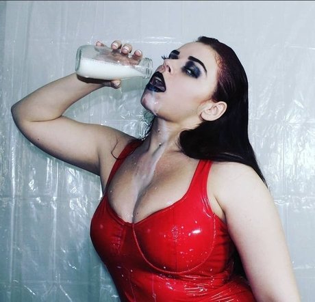 Thana Belladonna leaked onlyfans pics